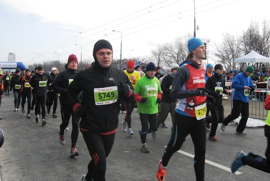 8. Półmaraton Warszawski - biegacze na trasie