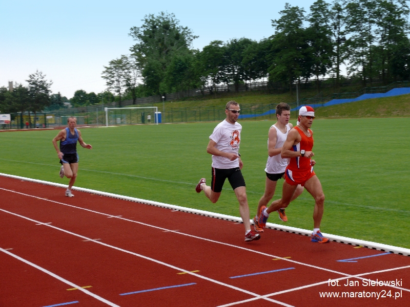 Otwarte Mistrzostwa Trzebnicy w Lekkiej Atletyce - Bieg na dystansie 800 m - zdjęcie 11